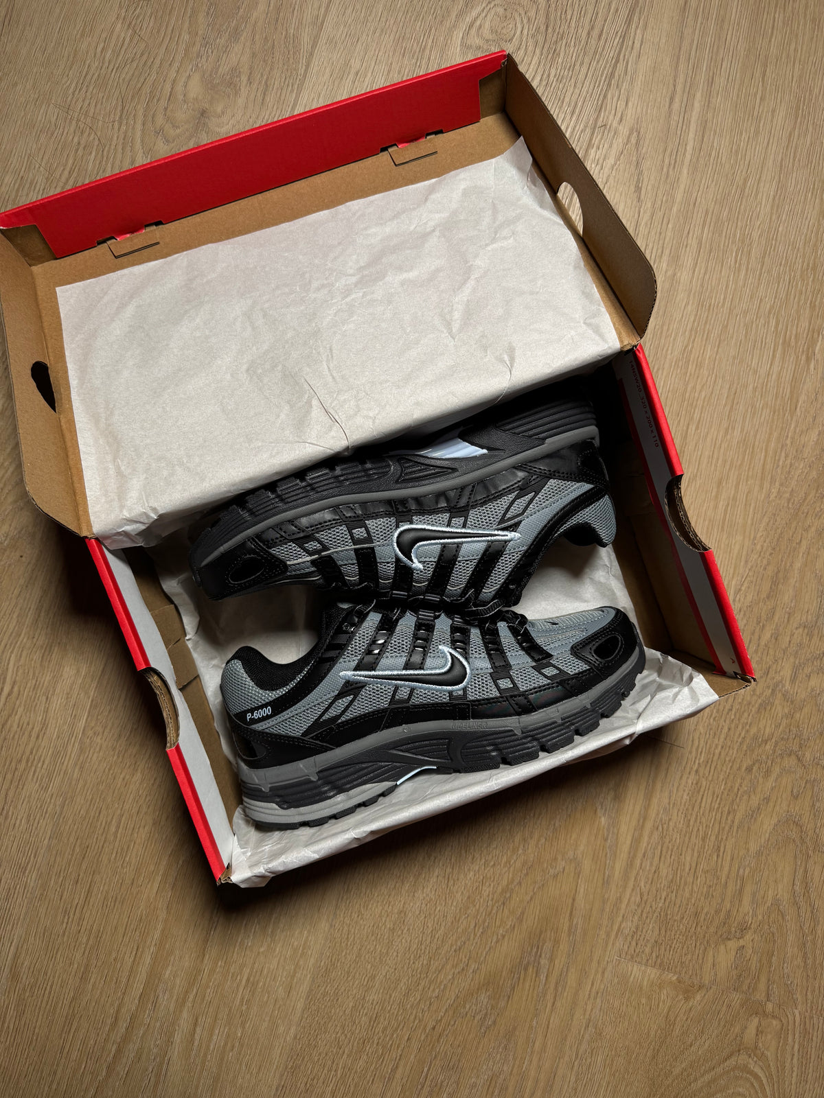 NIKE P6000 BLACK/ COOL GREY