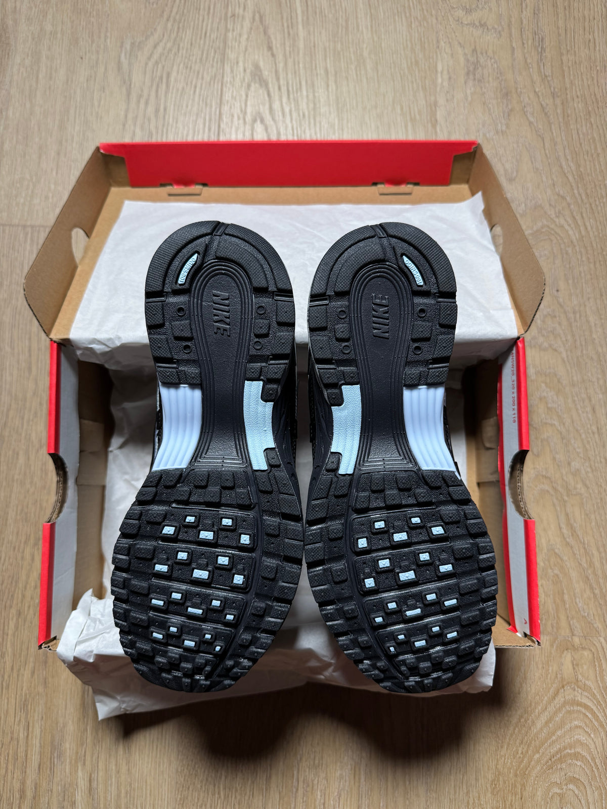 NIKE P6000 BLACK/ COOL GREY
